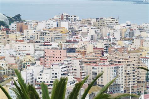 chicas ceuta|Cinco de los ocho pisos